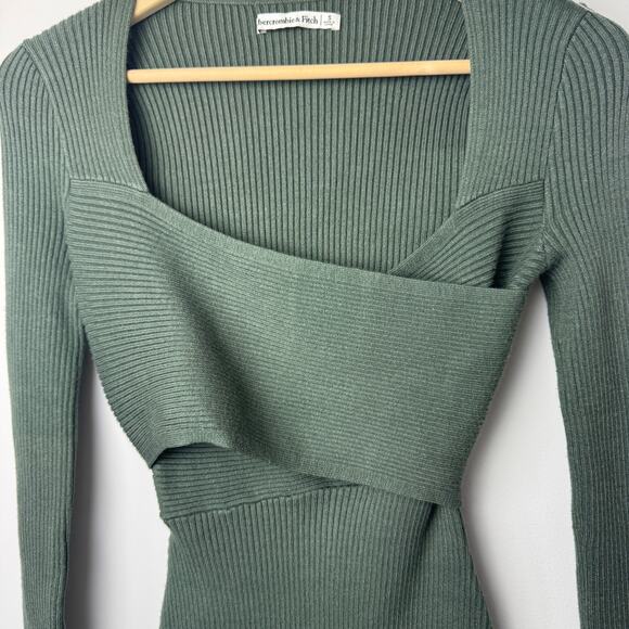 Abercrombie & Fitch Green LuxeLoft Wrap Knit Bodysuit NEW Size Small - Picture 4 of 9